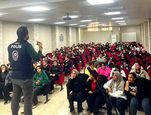 Adıyaman'da Öğrencilere Siber Güvenlik Eğitimi
