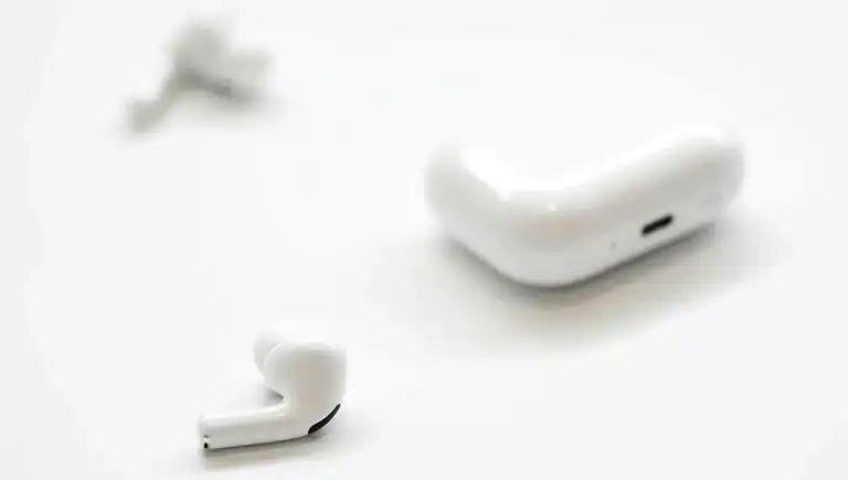 AirPods Pro 3: Akıllı Saatlerin Yerini Mi Alacak?